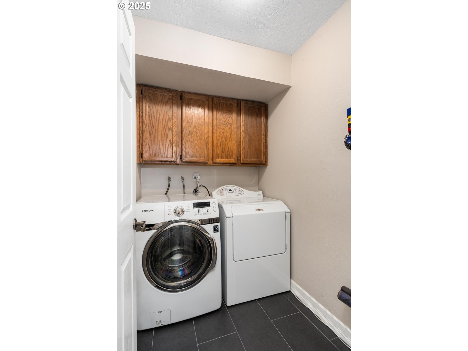 885 NW TORREY VIEW LN