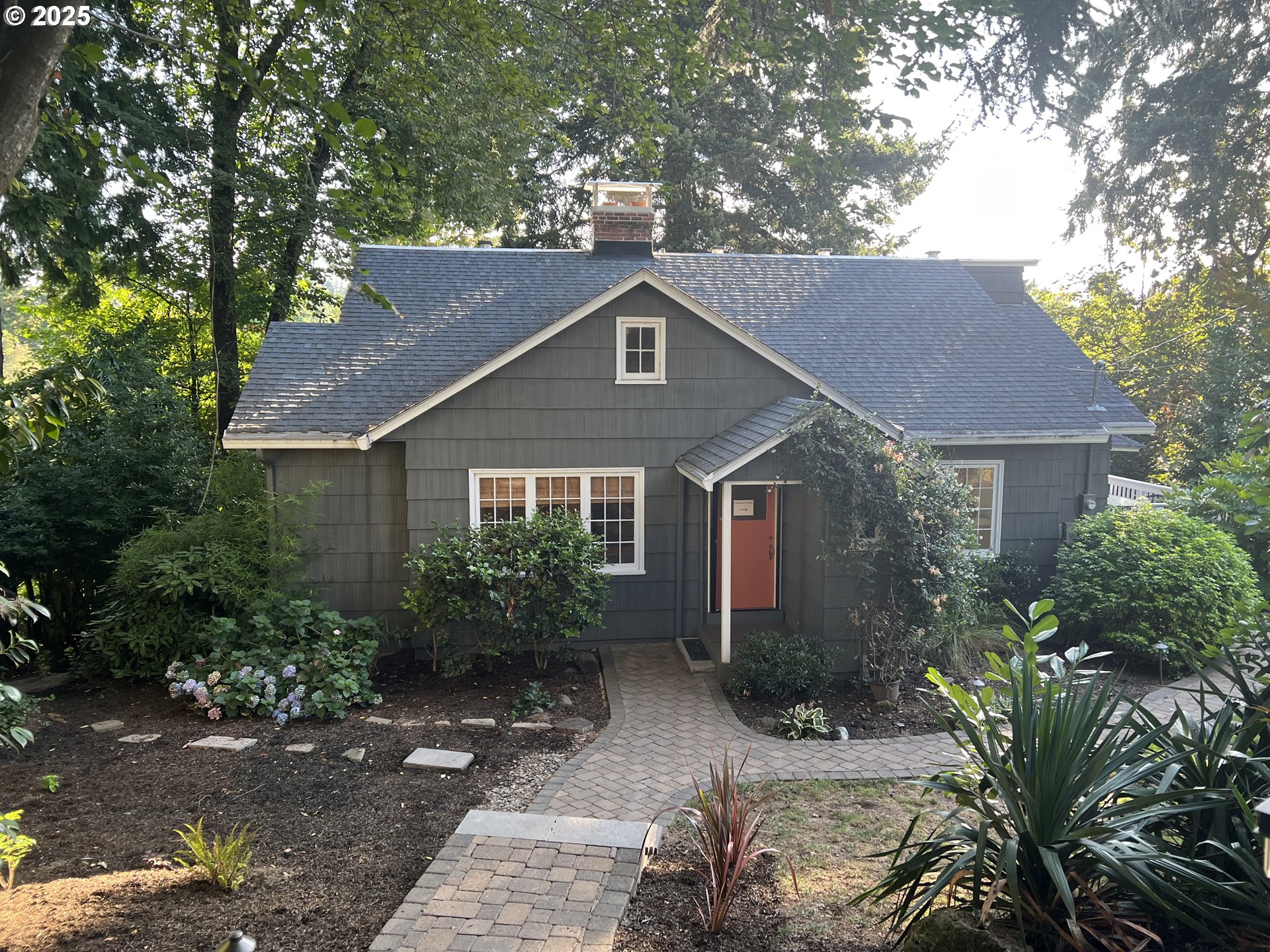 2600 SE LAKEWOOD DR