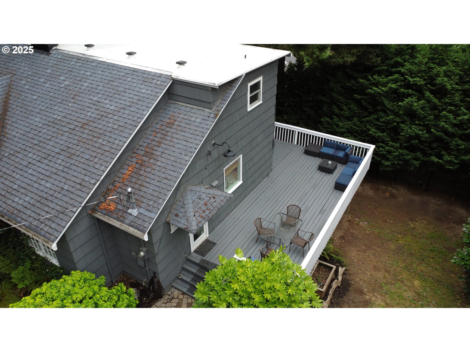 2600 SE LAKEWOOD DR