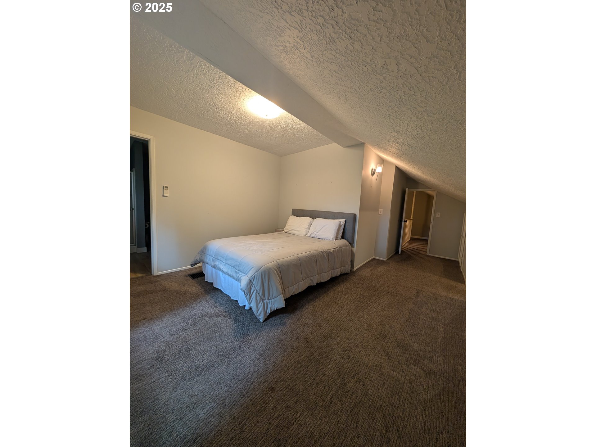 2600 SE LAKEWOOD DR