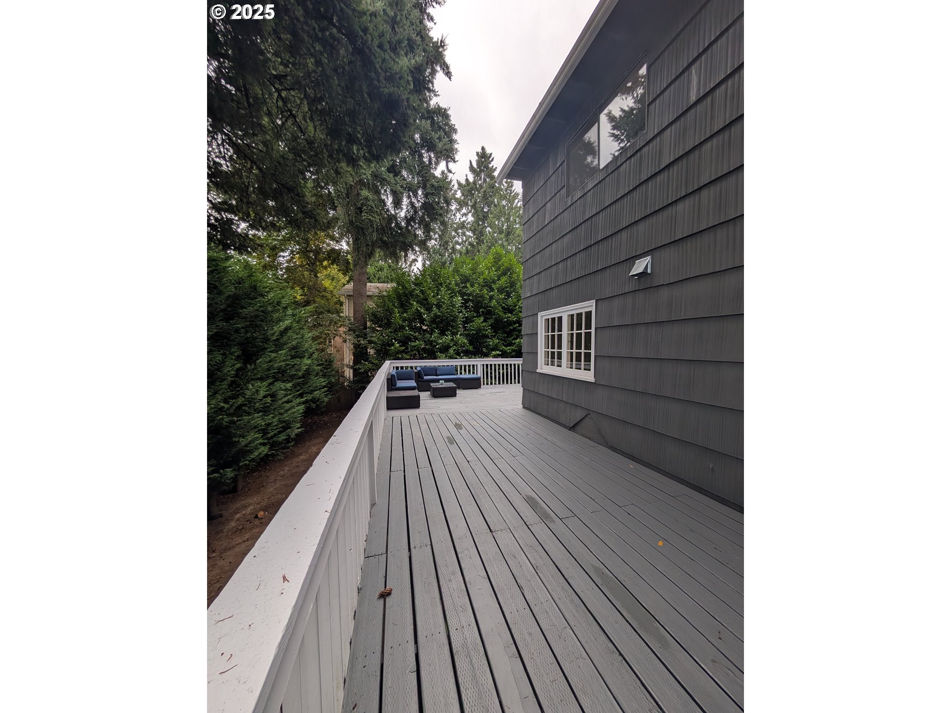 2600 SE LAKEWOOD DR