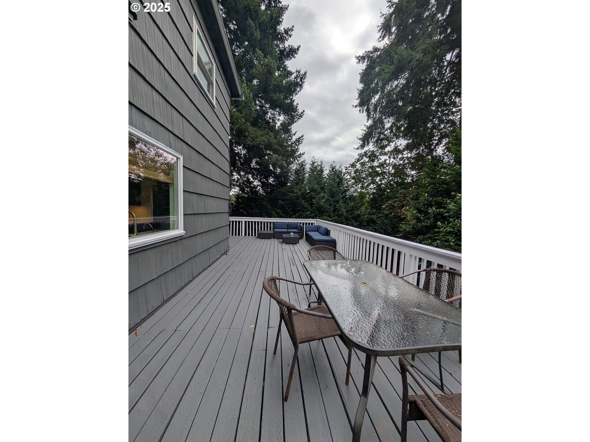 2600 SE LAKEWOOD DR