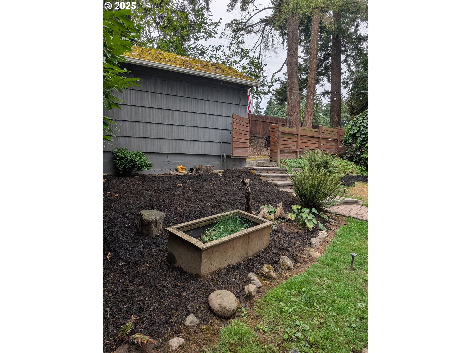 2600 SE LAKEWOOD DR