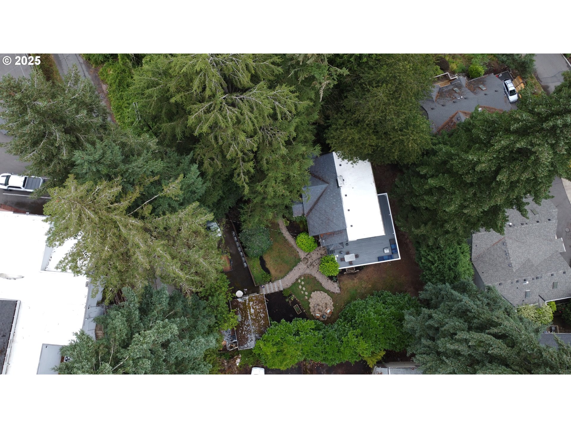 2600 SE LAKEWOOD DR