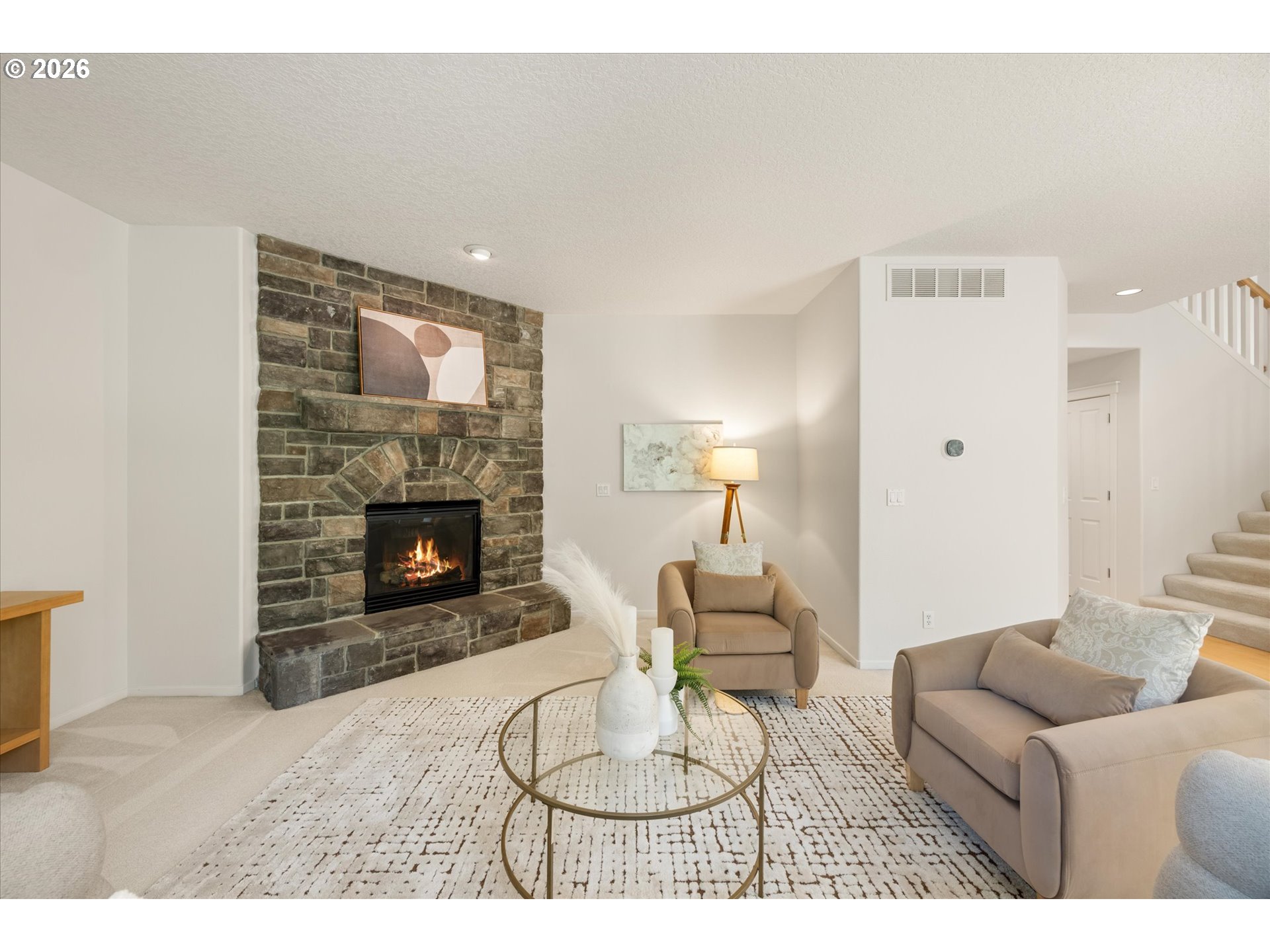 859 NE RETFORD AVE