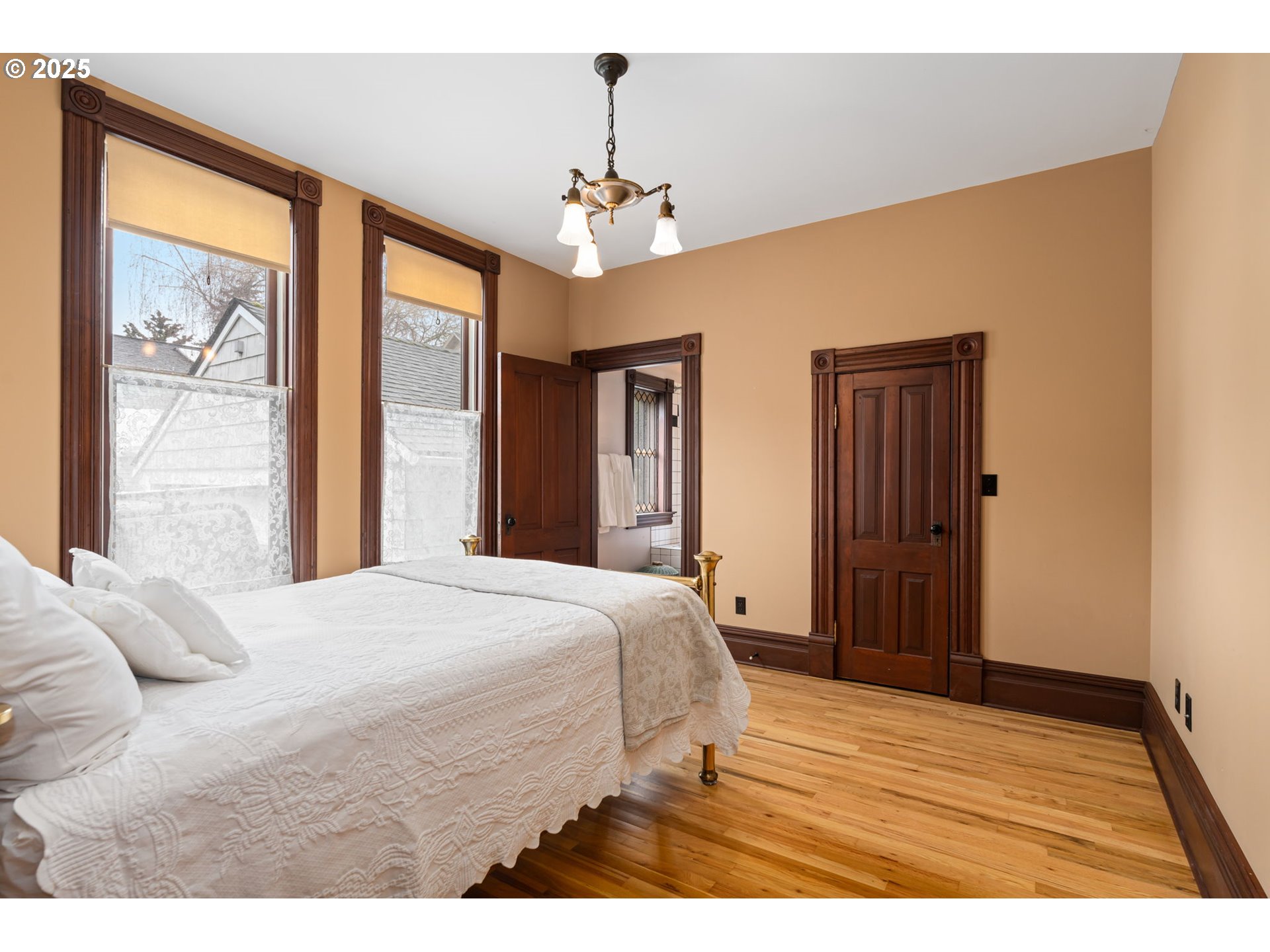2225 NE 15TH AVE