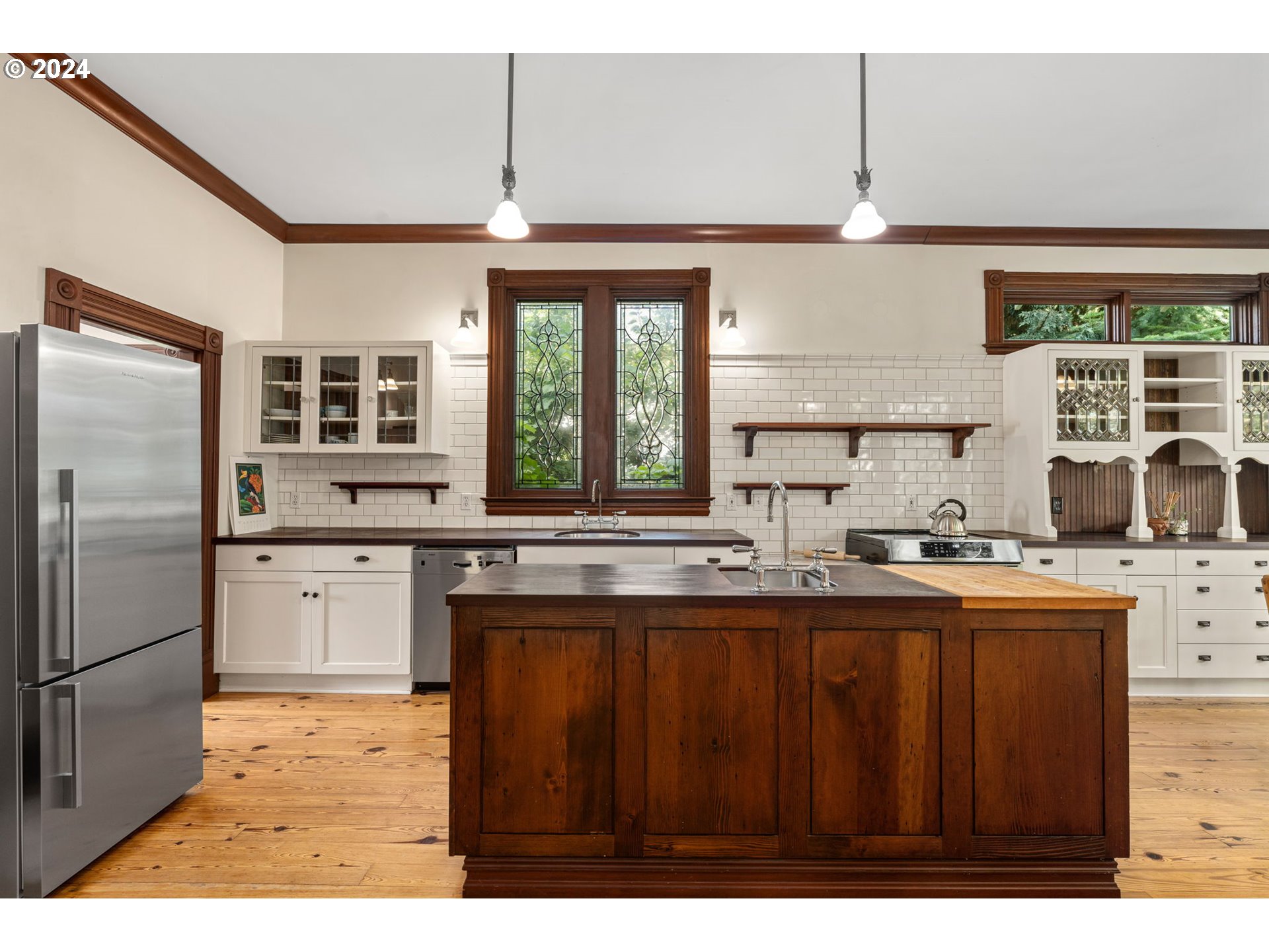 2225 NE 15TH AVE