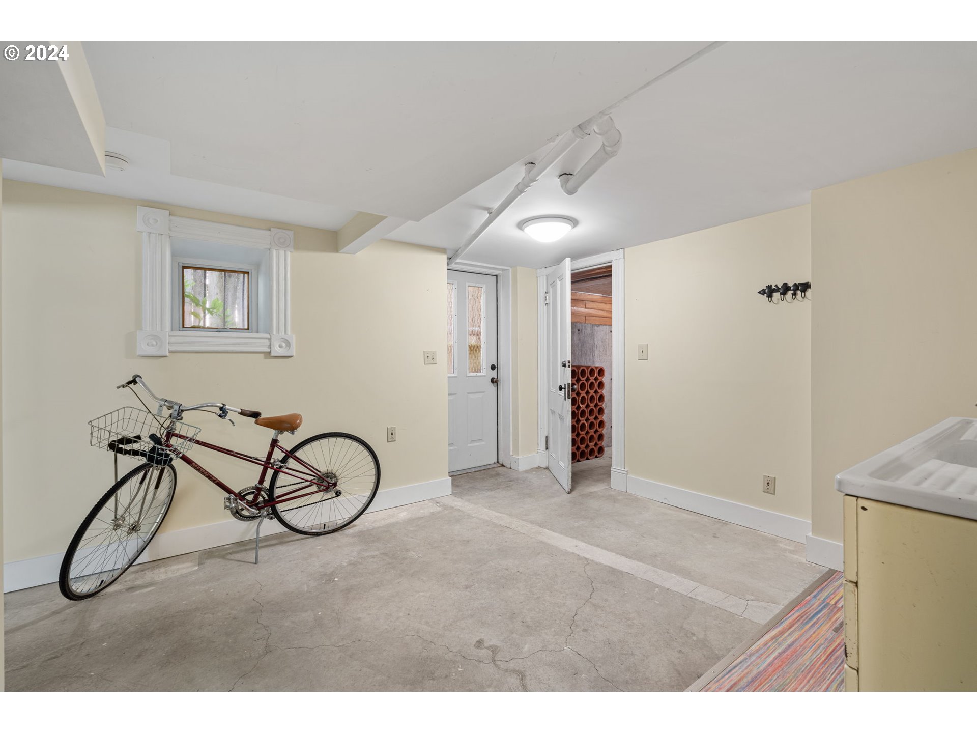 2225 NE 15TH AVE