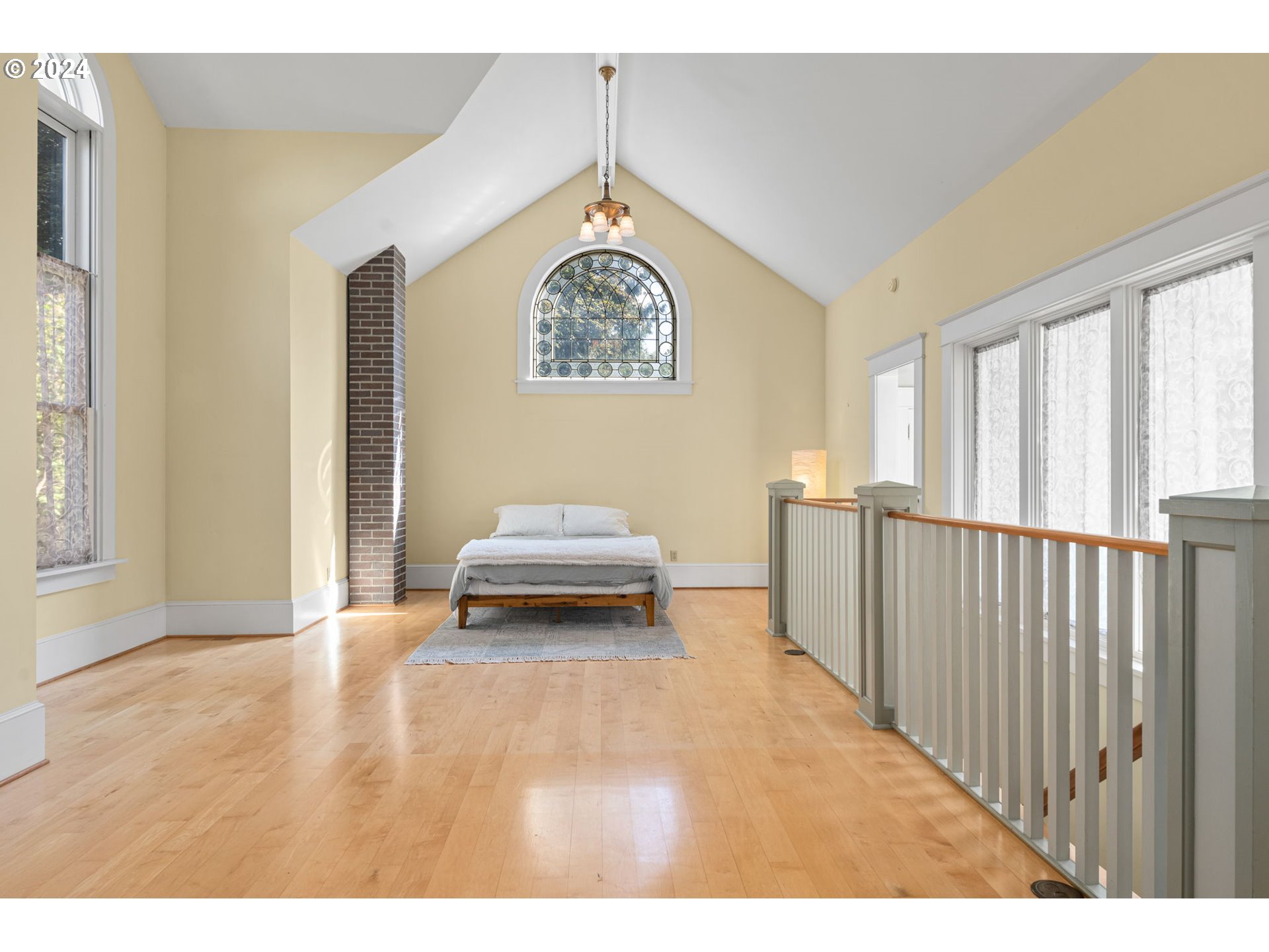 2225 NE 15TH AVE
