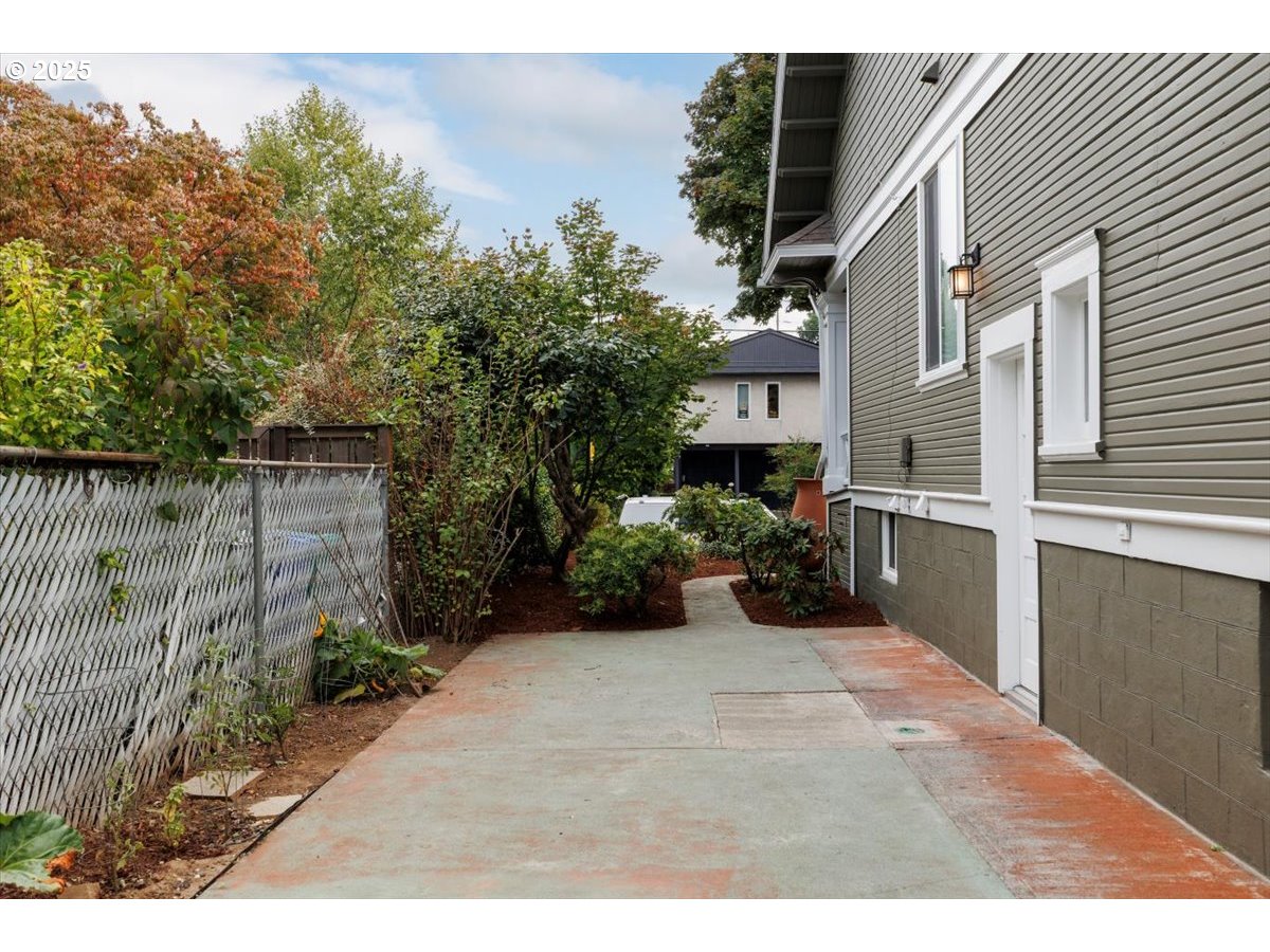4035 SE 28TH PL