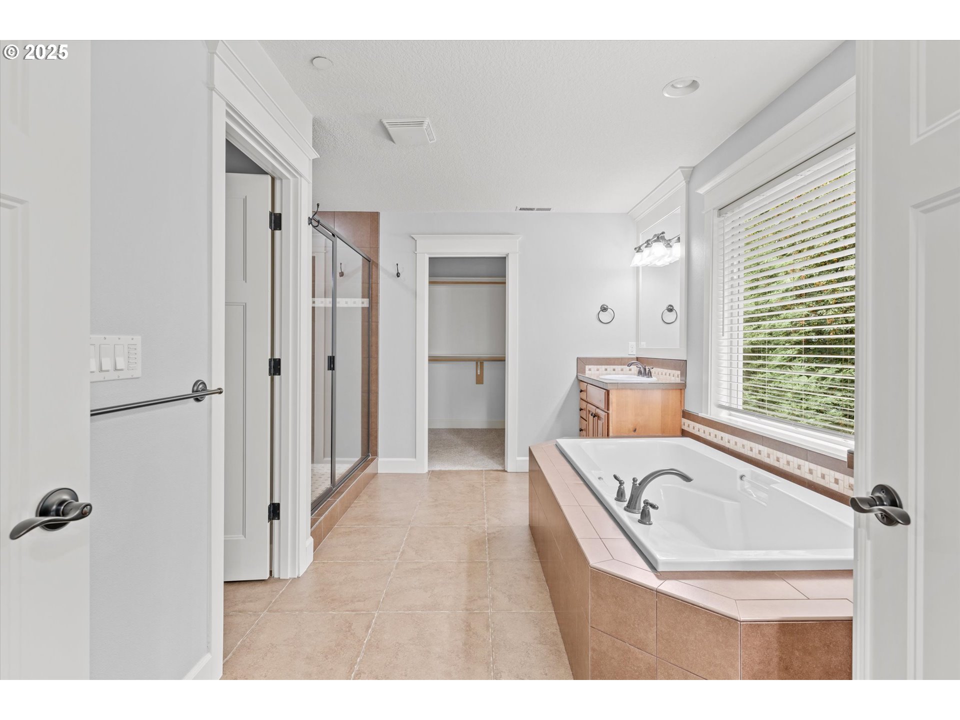 2256 ROGUE WAY