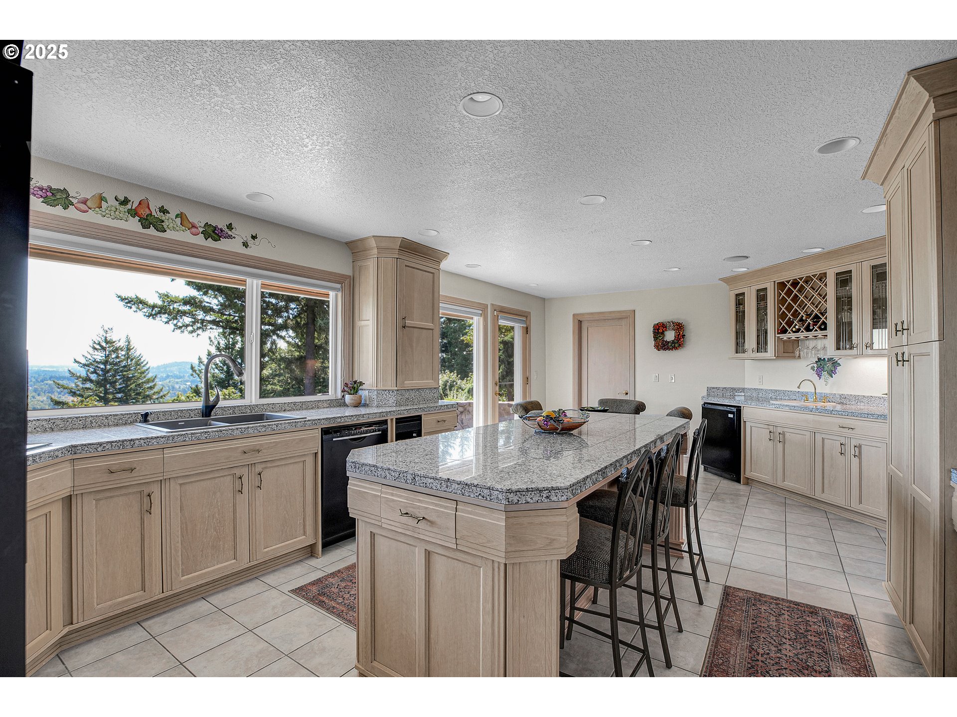 75 SW LOVHAR DR