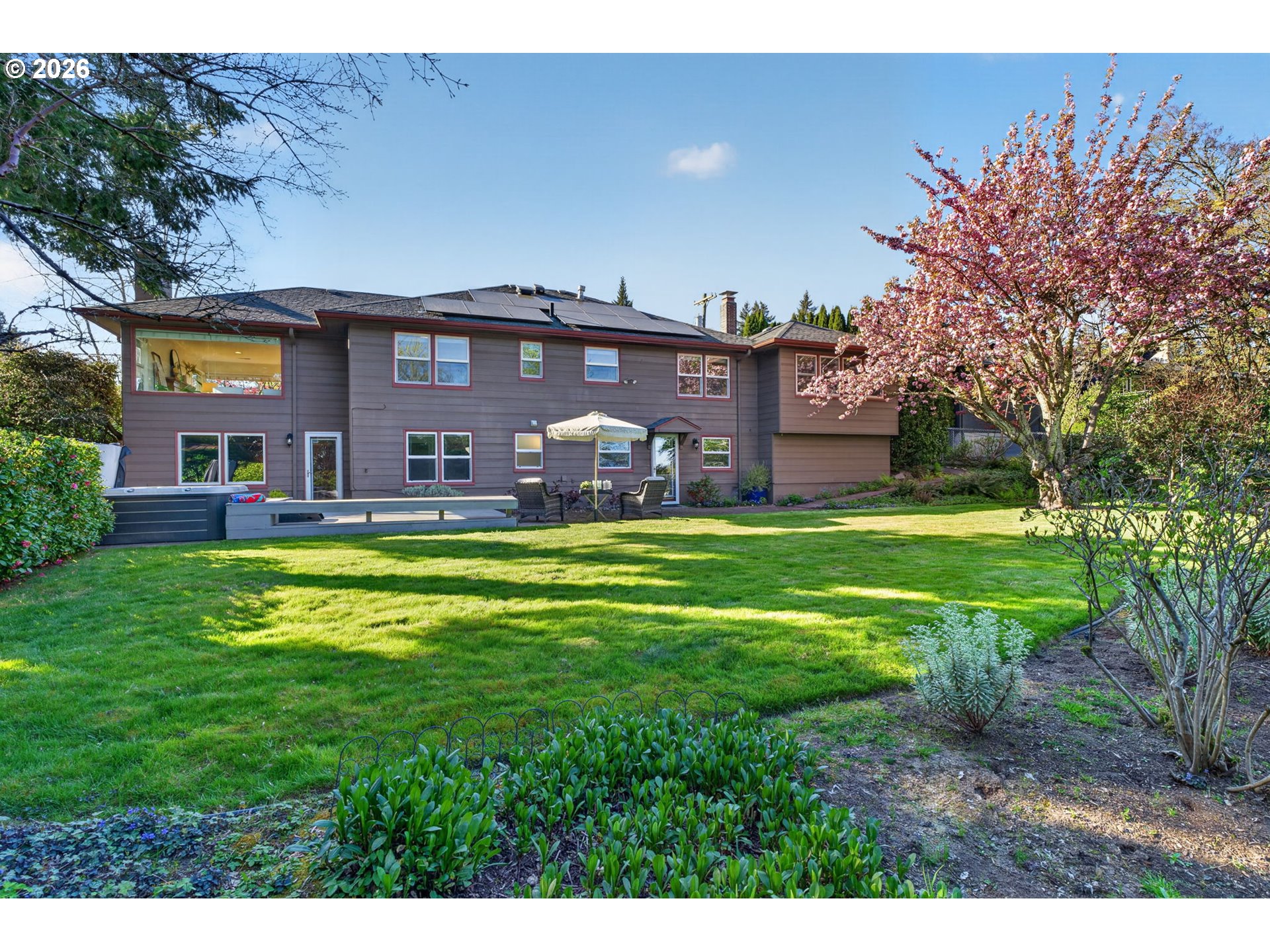 3270 SW VISTA DR