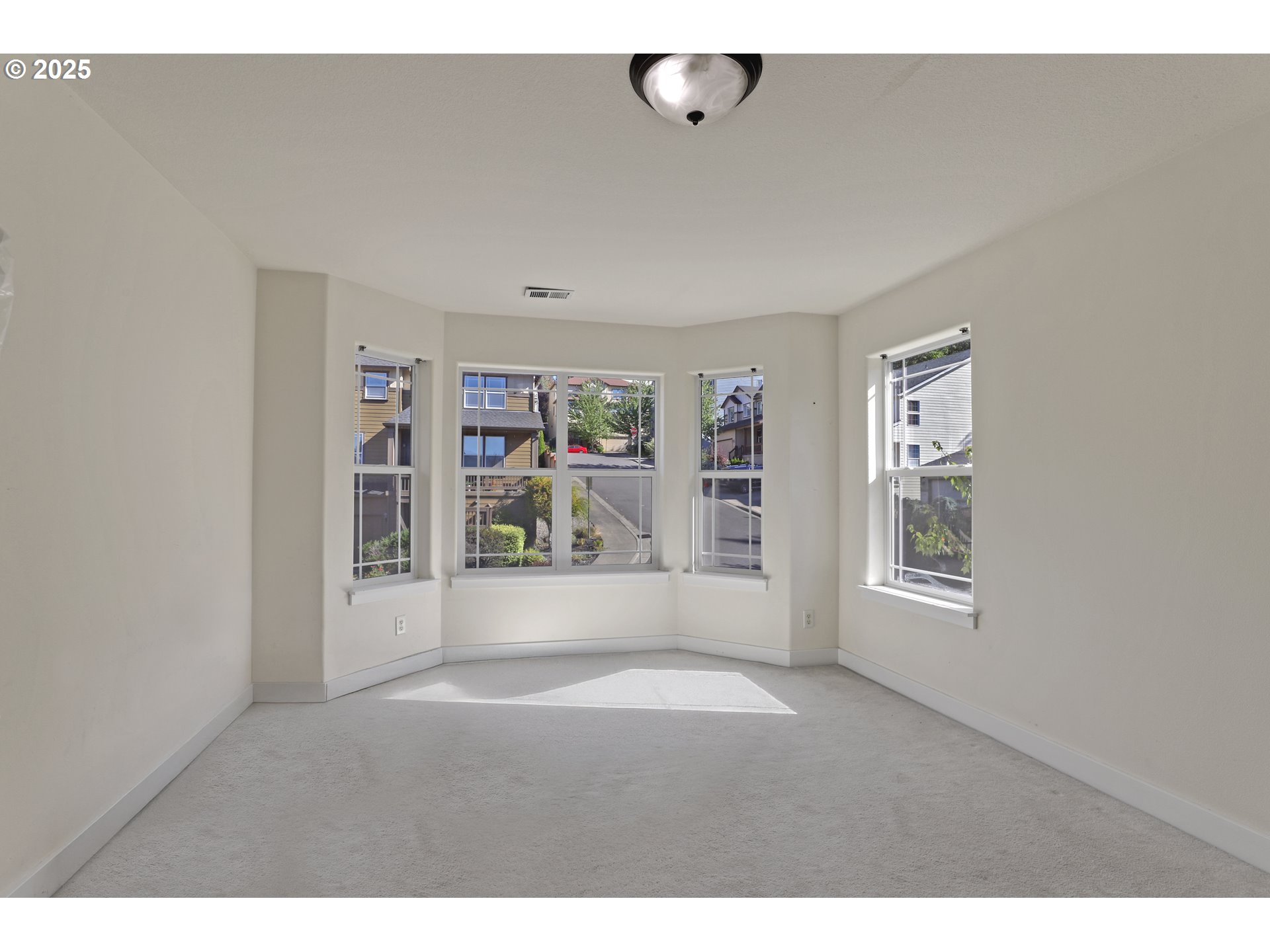 12606 NW LARRY CT