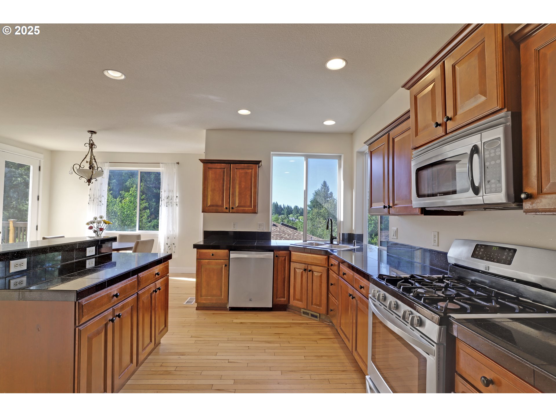 12606 NW LARRY CT