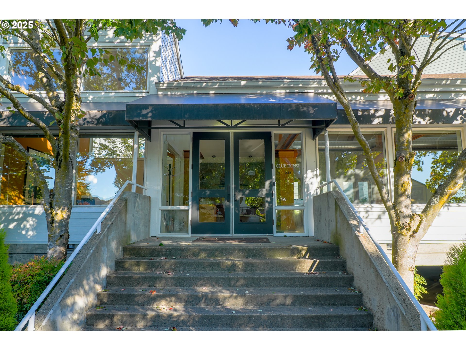 167 N HAYDEN BAY DR