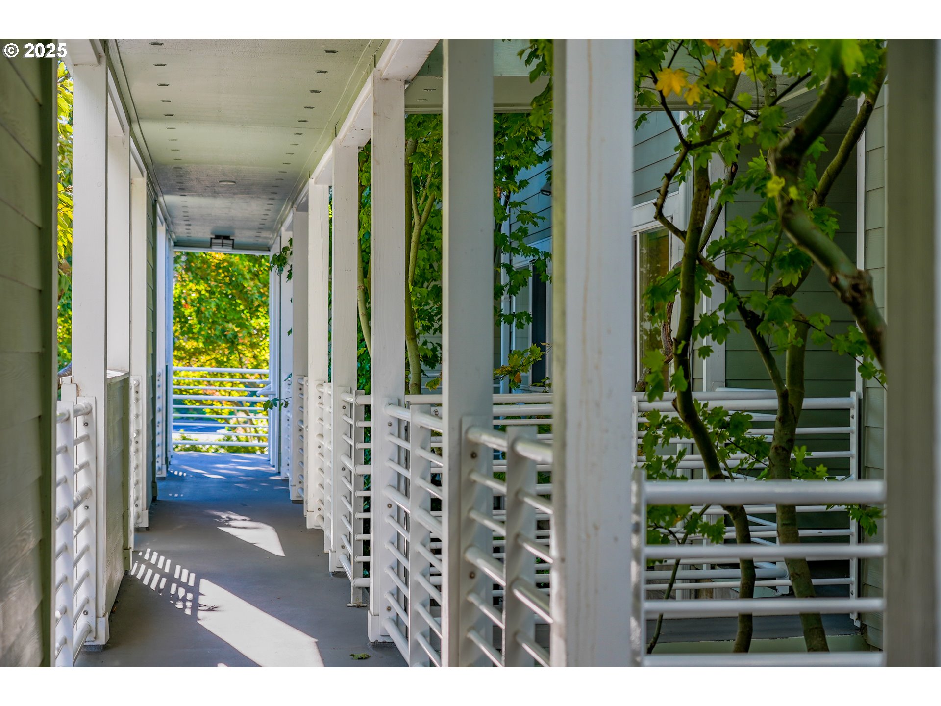 167 N HAYDEN BAY DR