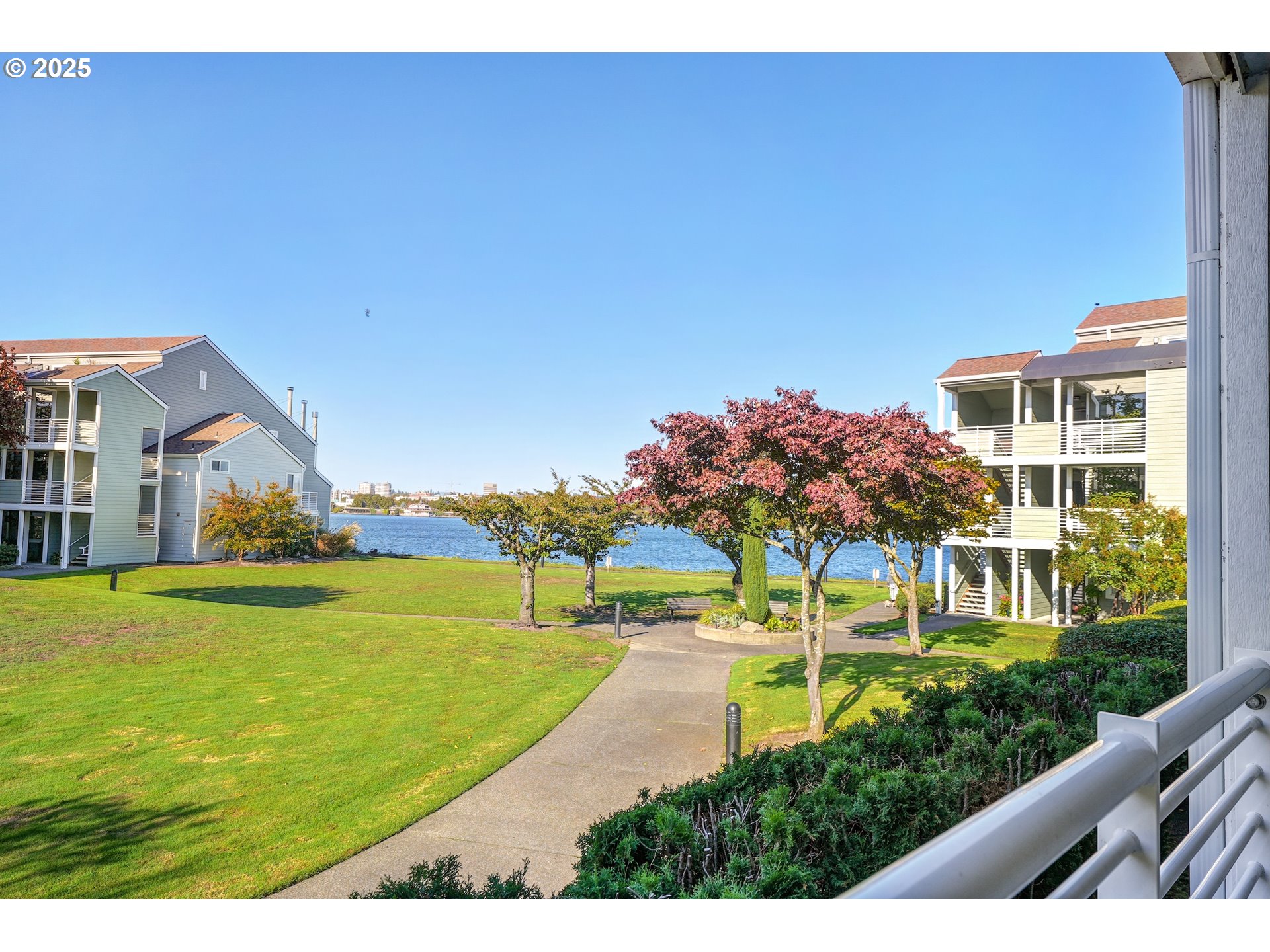167 N HAYDEN BAY DR