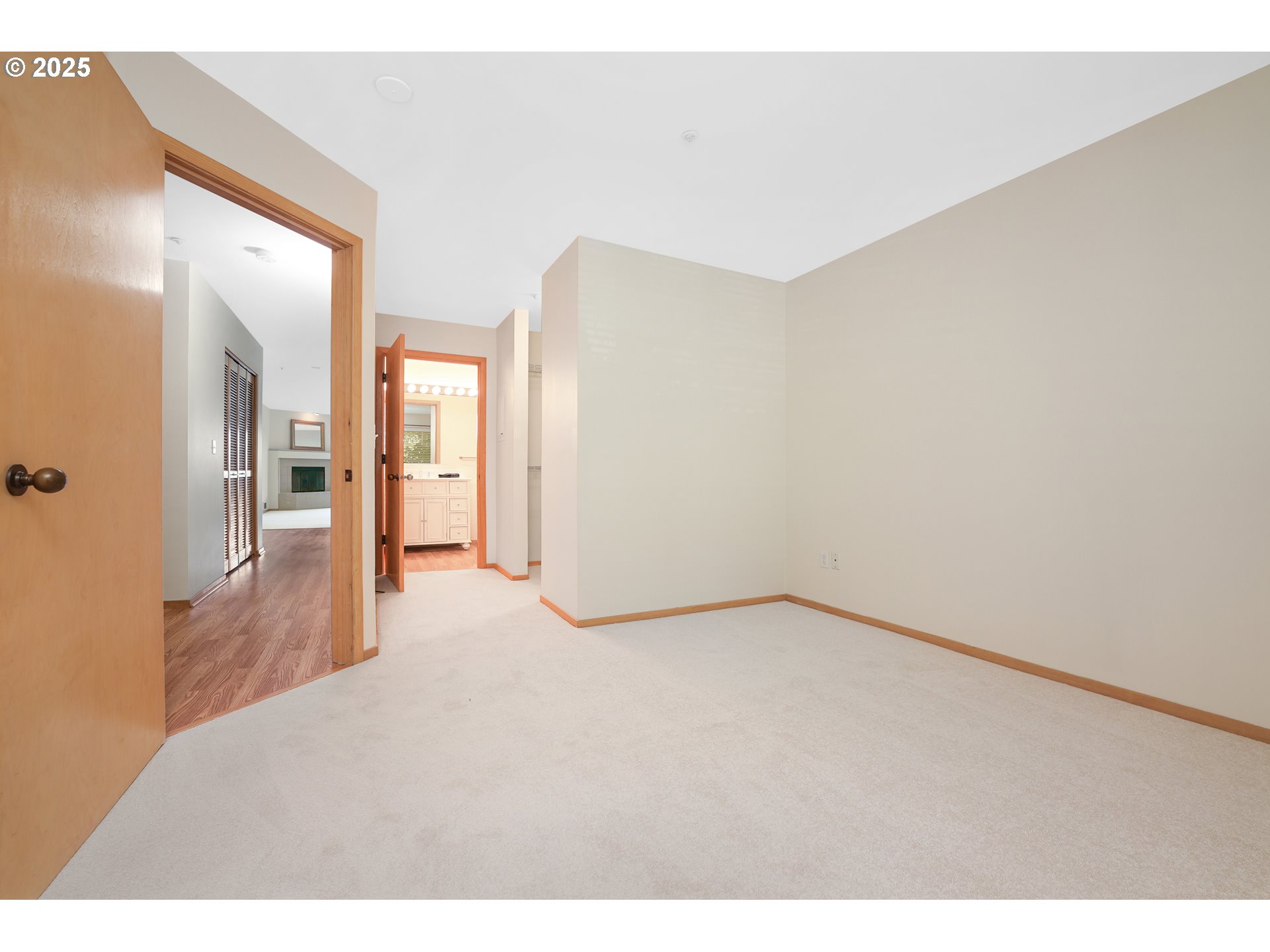 167 N HAYDEN BAY DR