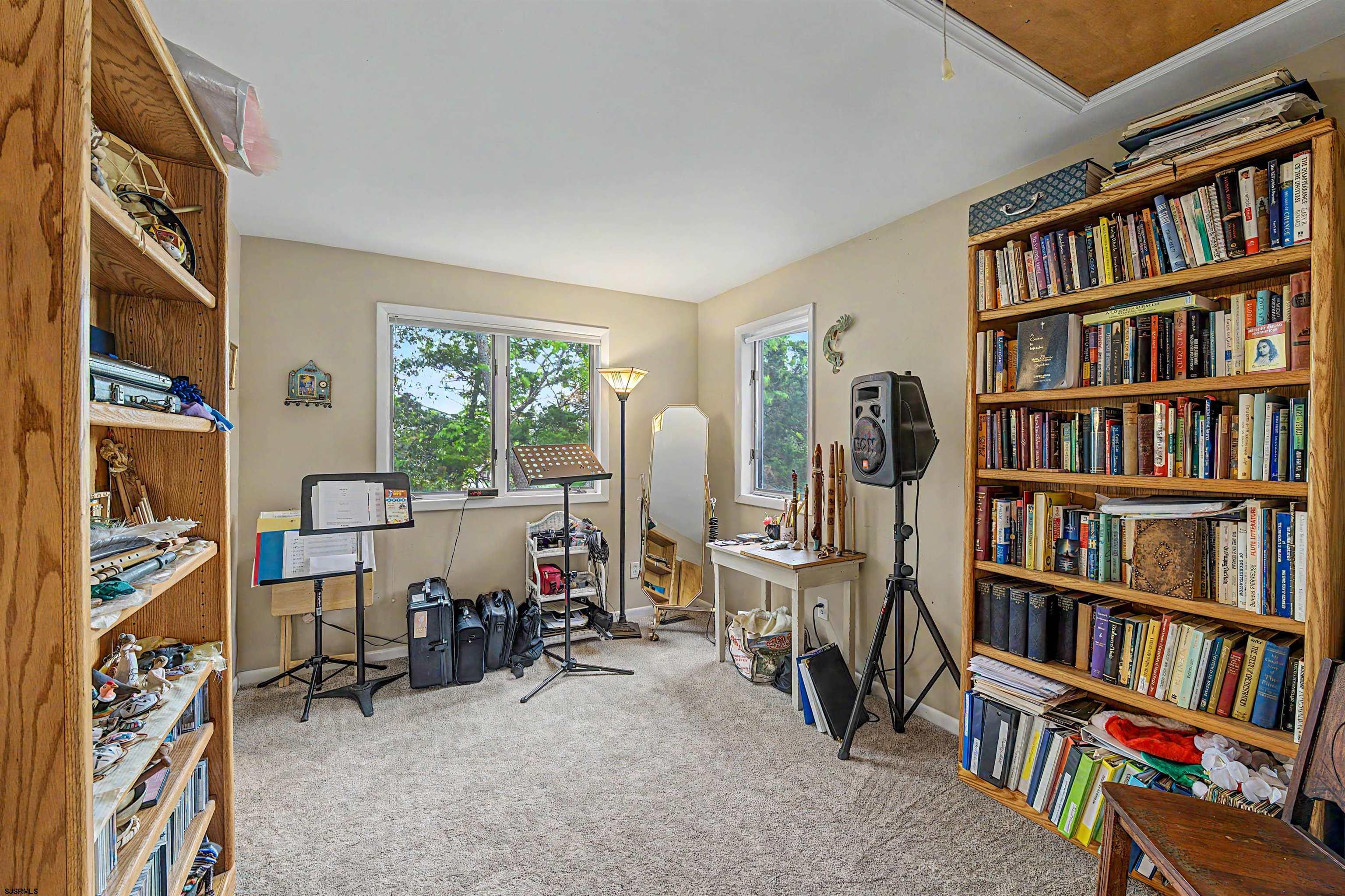 31 Ventnor Ave