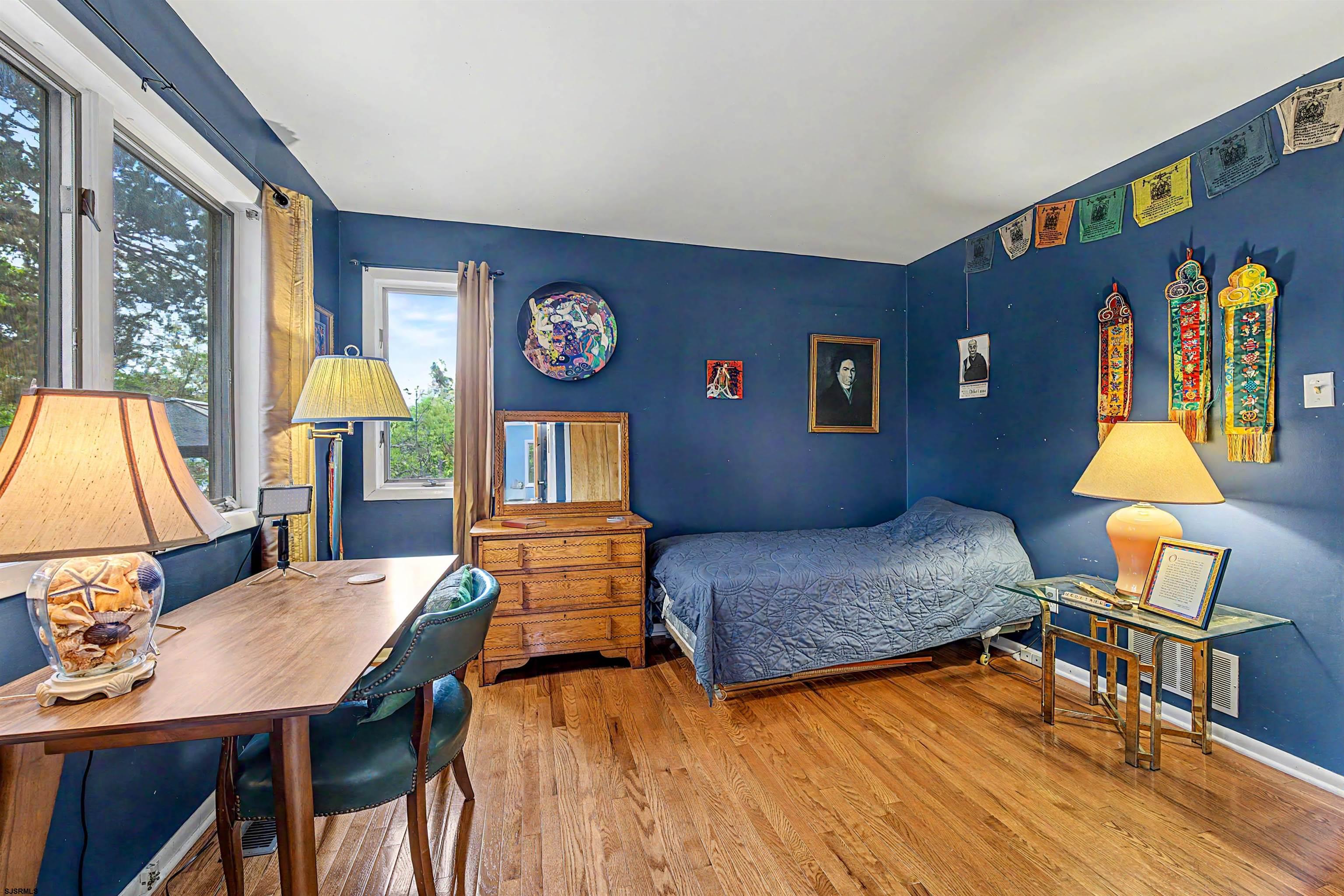 31 Ventnor Ave