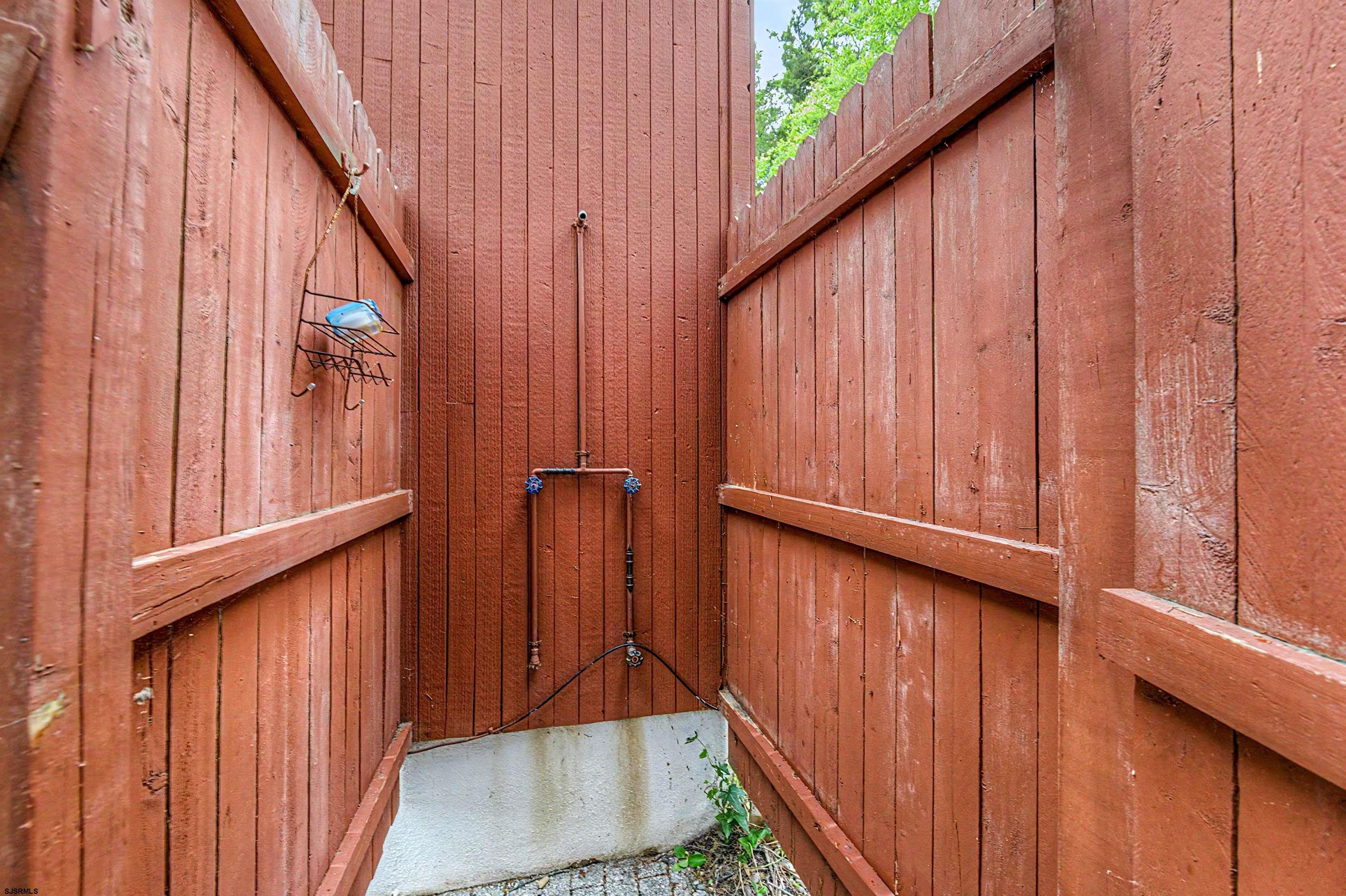 31 Ventnor Ave