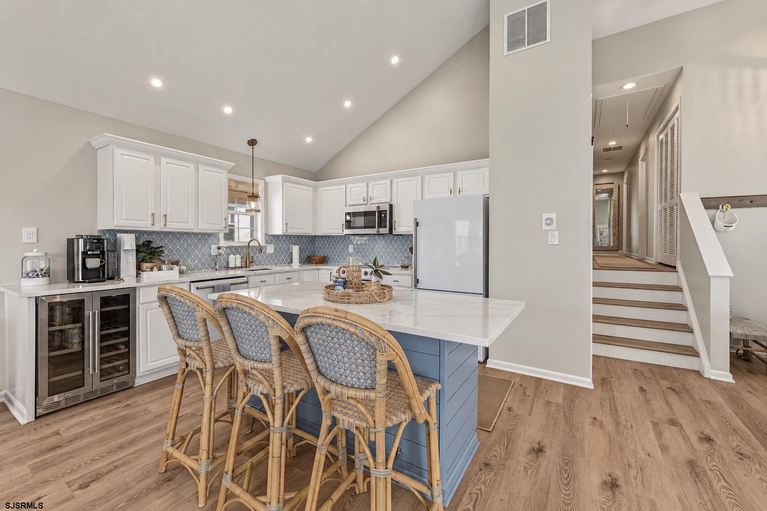 259 Asbury Ave Unit: 2