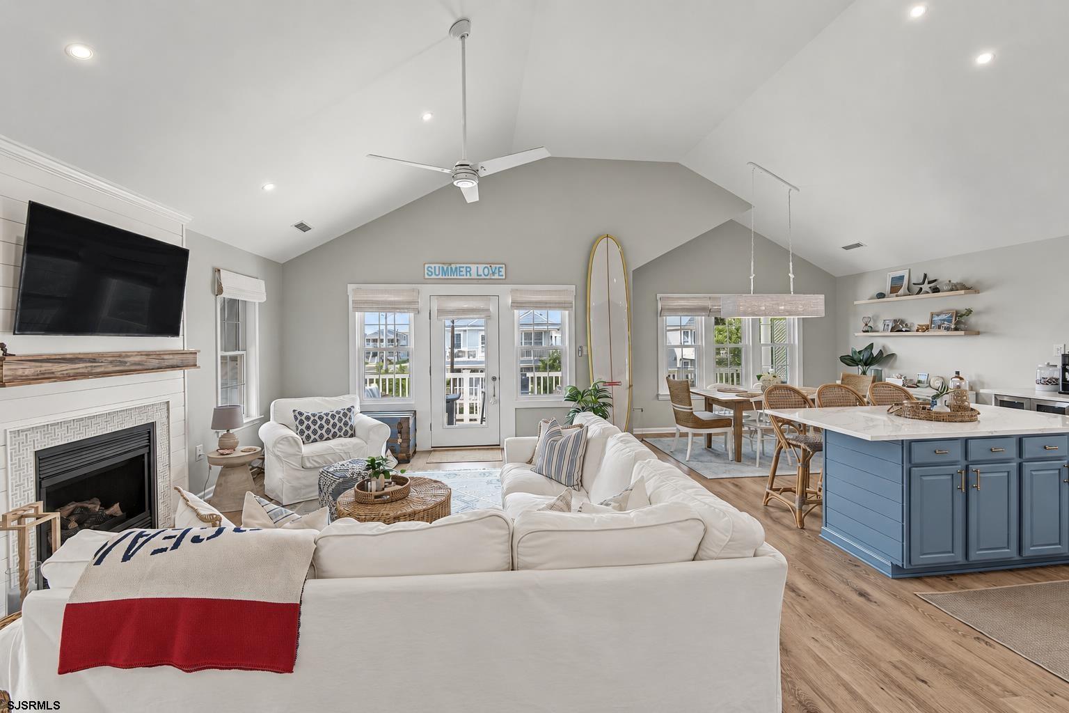 259 Asbury Ave Unit: 2