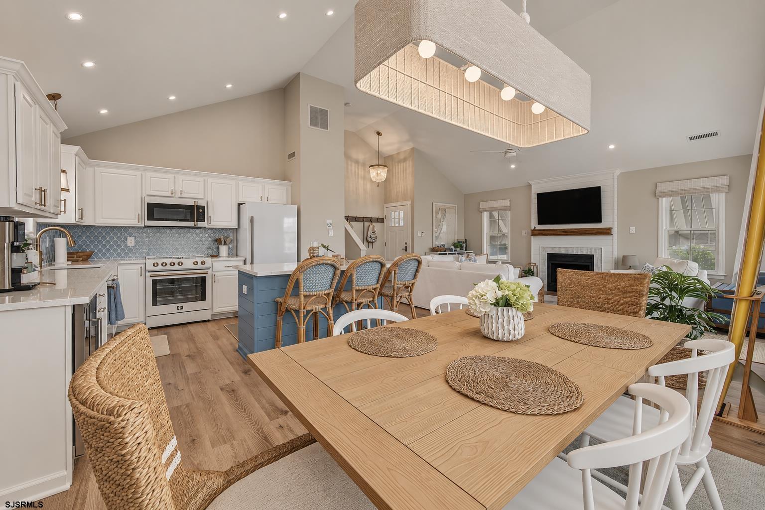 259 Asbury Ave Unit: 2