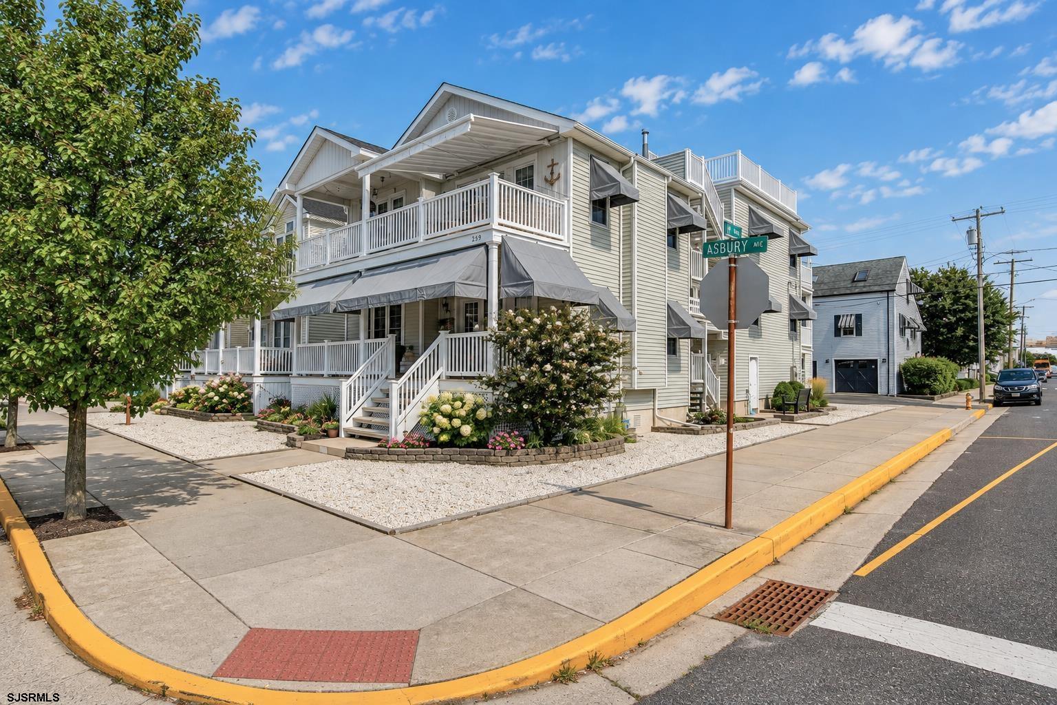 259 Asbury Ave Unit: 2
