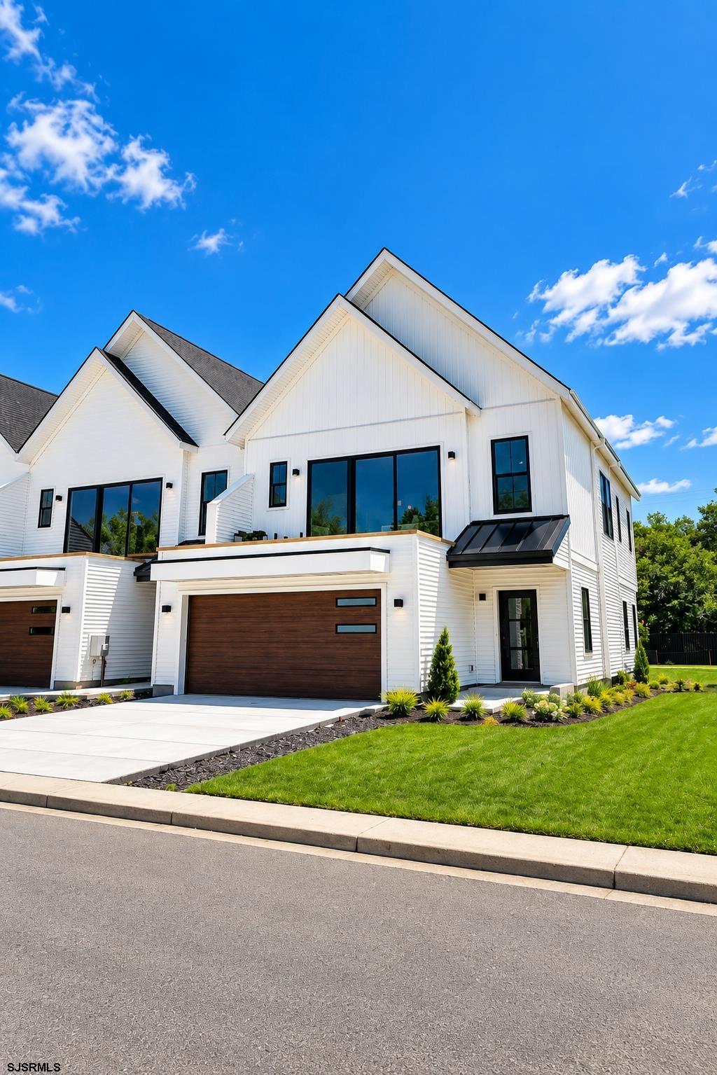 31 Creek Ln