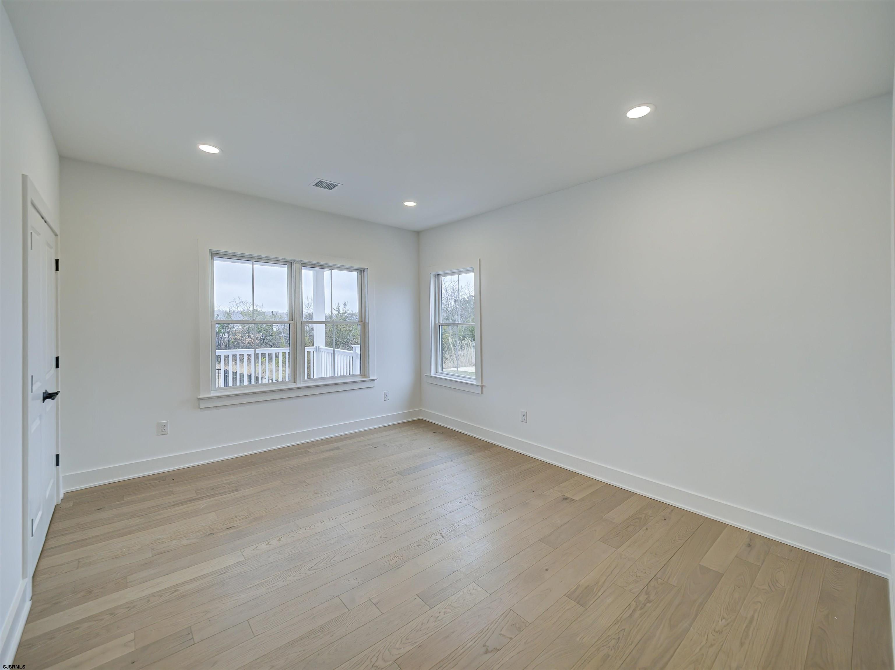 19 Creek Ln