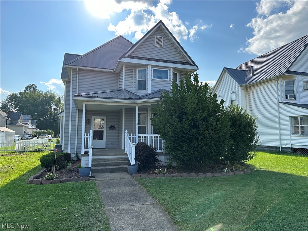 312 N Wooster Avenue