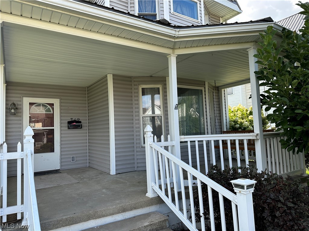 312 N Wooster Avenue