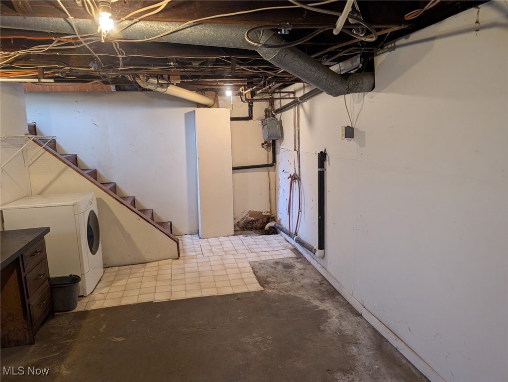 1326 N WOOSTER Avenue