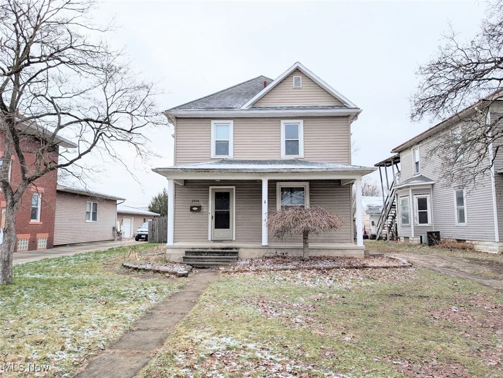 1326 N WOOSTER Avenue