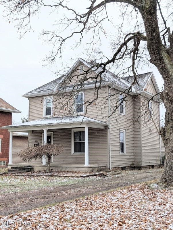 1326 N WOOSTER Avenue