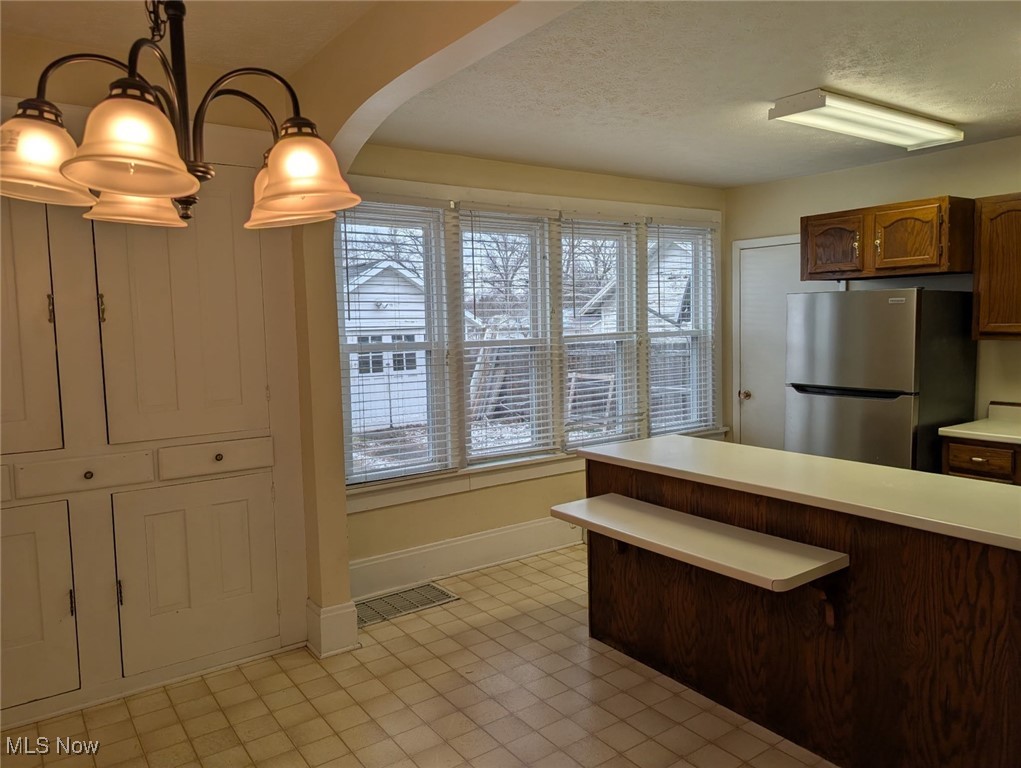 1326 N WOOSTER Avenue