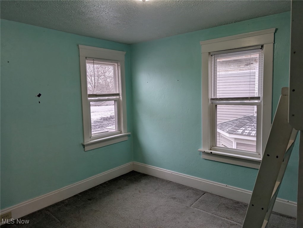 1326 N WOOSTER Avenue