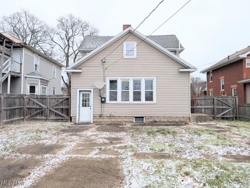 1326 N WOOSTER Avenue