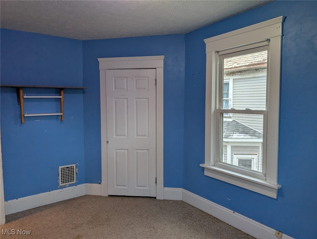 1326 N WOOSTER Avenue