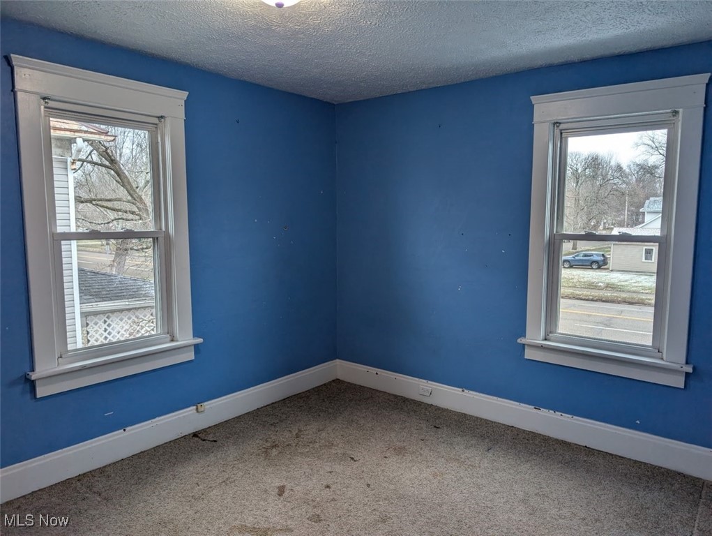 1326 N WOOSTER Avenue