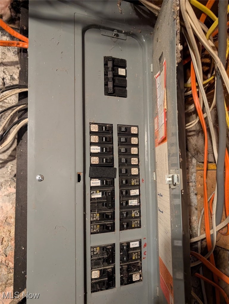 1326 N WOOSTER Avenue