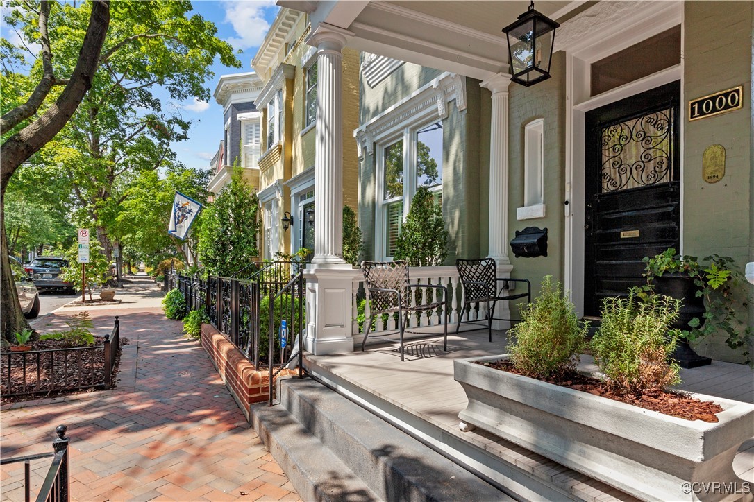 1000 West Ave
