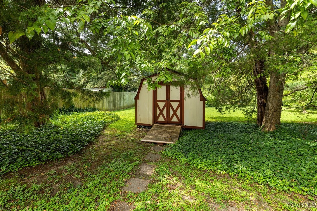 412 Sleepy Hollow Rd
