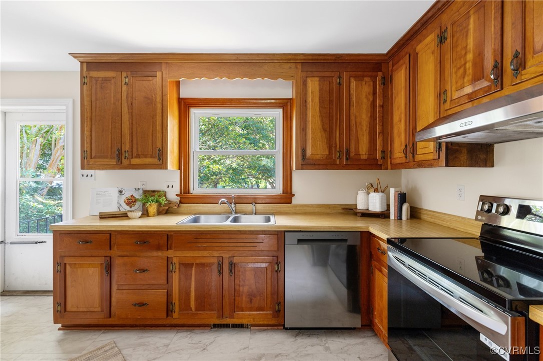 412 Sleepy Hollow Rd