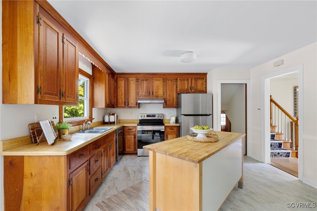 412 Sleepy Hollow Rd