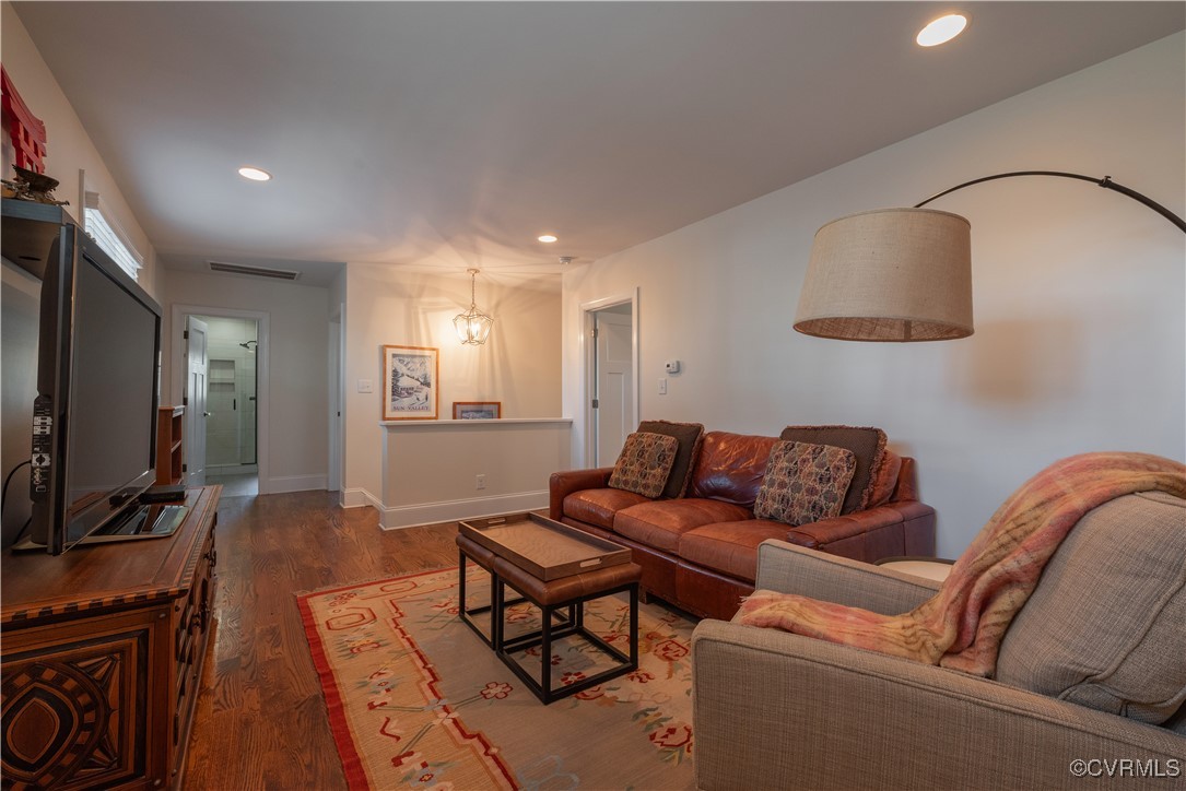 206 Lakewood Dr
