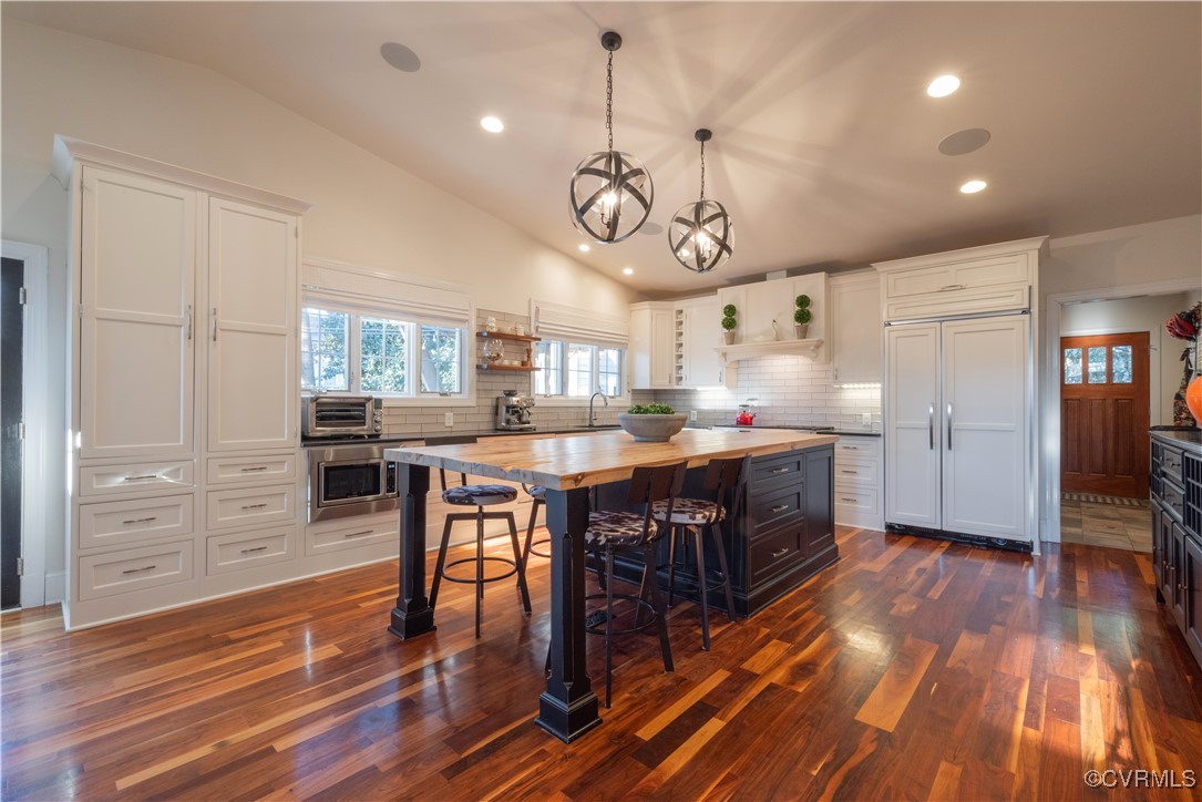 206 Lakewood Dr