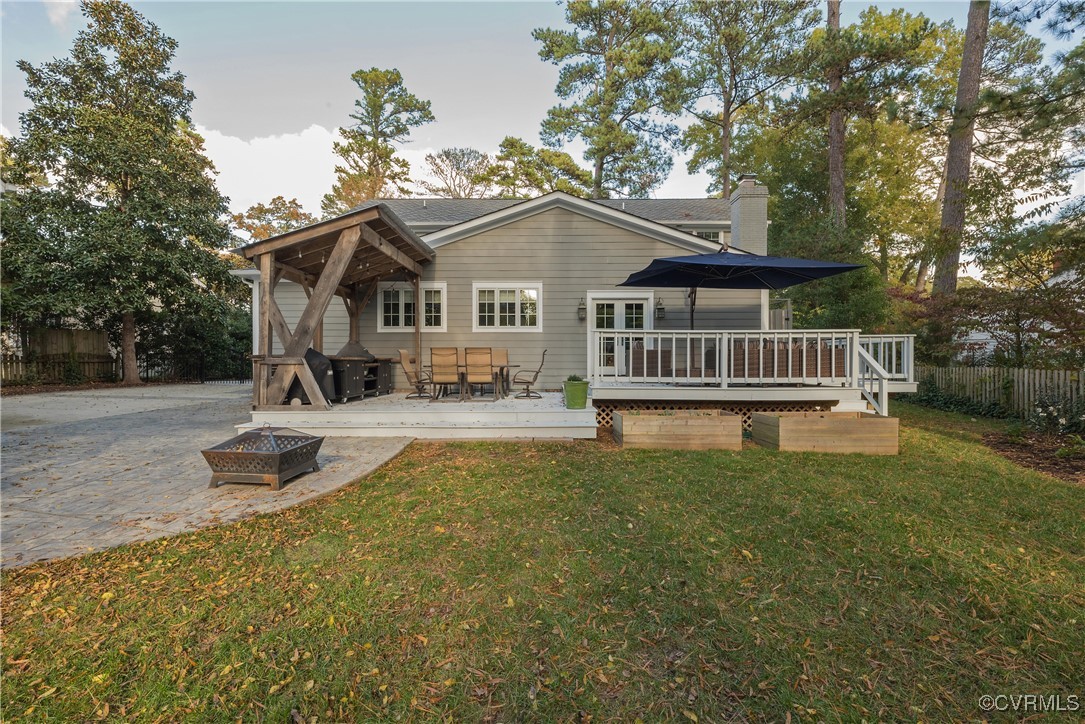 206 Lakewood Dr